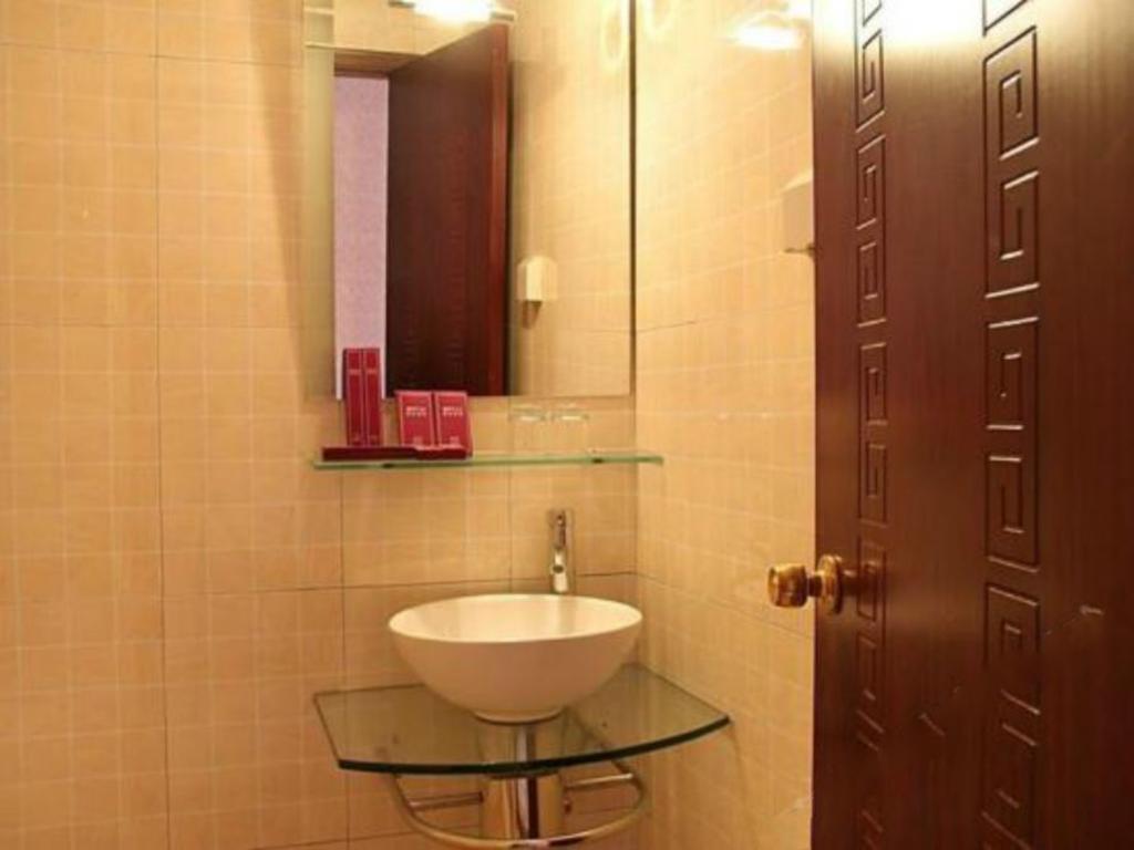 Beijing Bo Tai Hotel Екстериор снимка